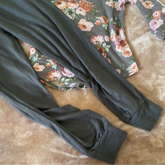 Knitworks Girls Matching Floral Top with Butterfly Accent and Lounge Pants XL - Picture 9 of 10